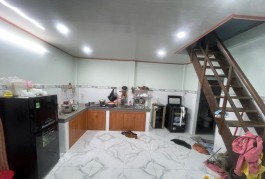 Nhà 71m2 Sát Mặt Tiền, 3.99 Tỷ, Vị Trí Đắc Địa, Không Quy Hoạch, Đông Hưng Thuận – Quận 12.